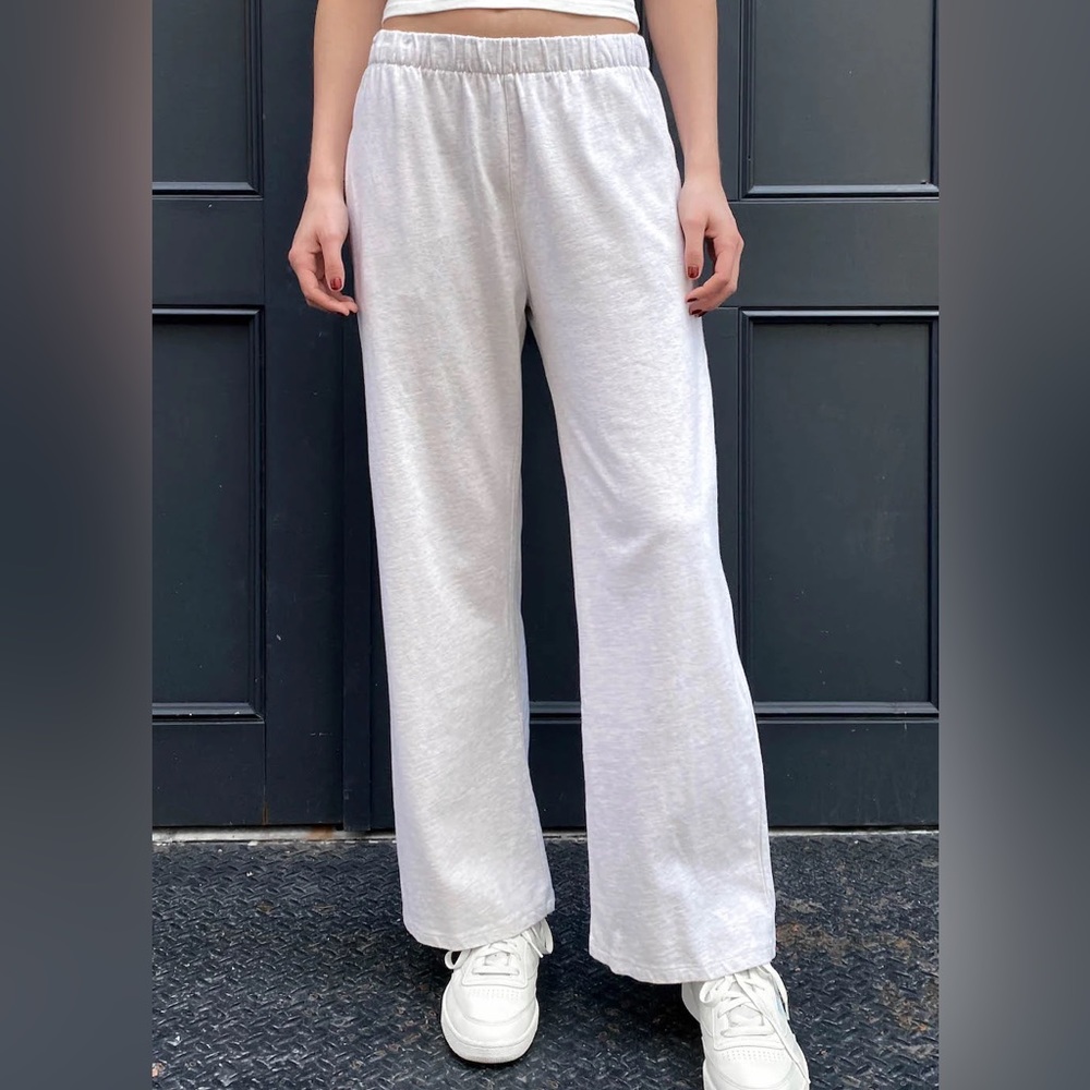 WHITE BRANDY MELVILLE FLARED SWEATPANTS